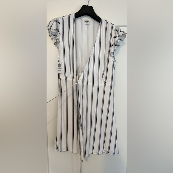 Sunday Best Wrap Dress - Picture 3 of 4